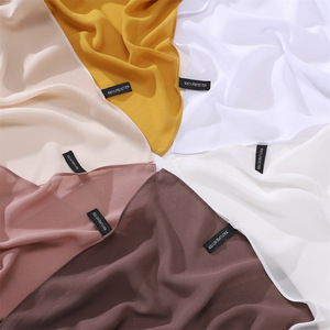 Haute qualité transfrontalière Stock couleur unie perle en mousseline de soie Turban écharpe doux angle long <span class=keywords><strong>coin</strong></span> droit Pashmina pour adultes printemps - Product Image 2