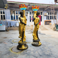 Luxe grandeur nature Art décor Bronze jardin lampe femme Statue laiton dame avec fleurs tenant lampe Sculpture