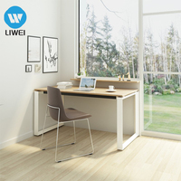 Bureau d'ordinateur moderne en bois LIWEI, en vente flash, avec fonction extensible et installation facile pour un usage domestique ou au bureau