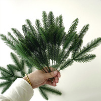 LE-506 Nouvelle Offre : Mini Branche Artificielle de Pin à Trois Pointes, Faux Ramette de Pin à Trois Branches pour Décoration DIY de Sapin de Noël, Couronne et Vase
