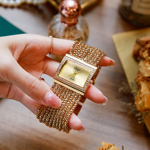 Montre pour femme en cristal à succès, cadran carré, style bracelet, montre à quartz - Product Image 1