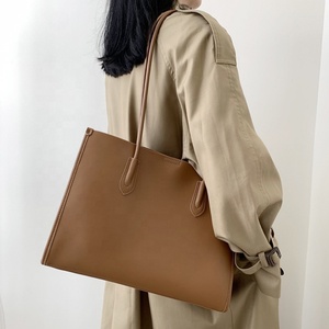 Wholesale Custom Genuine Leather Handbags for Women Shoulder <b>Tote</b> Bags - Product Image 5