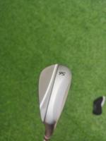 Wedge de golf à haut spin économique, tête de club forgée souple, OEM ODM, logo personnalisé, pour les coups de sauvetage sur le green