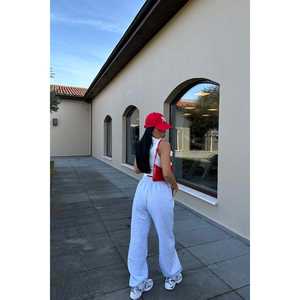 Pantalones Deportivos Básicos Grises para Mujer - Product Image 1