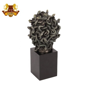 La Tentación <span class=keywords><strong>de</strong></span> Bronce <span class=keywords><strong>de</strong></span> la Cabeza <span class=keywords><strong>de</strong></span> Medusa, Mitología <span class=keywords><strong>Griega</strong></span>, Escultura <span class=keywords><strong>de</strong></span> Bronce Fundido en Frío - Product Image 2