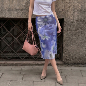 Jupe longue midi pour femme, violette, à motifs floraux, en maille transparente, taille haute, coupe trapèze, légère, élégante, imprimée, pour l'été et la plage - Product Image 1