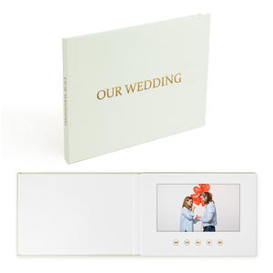 Brochure vidéo LCD A5 <span class=keywords><strong>à</strong></span> couverture rigide de luxe Livret vidéo en lin IPS de 7 pouces <span class=keywords><strong>pour</strong></span> le jour de mariage Album Brochure Livre vidéo - Product Image 1