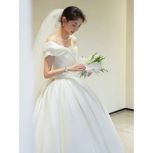 Off-Shoulder Satin Wedding Dress White Floor-Length With Train Natural Waistline Sweetheart Neckline Spring Style - Product Image 5