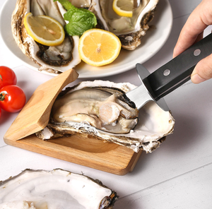 <span class=keywords><strong>Set</strong></span> Apri-Ostriche Professionale - Kit in Acciaio Inox con Supporto in Legno, Strumento Sicuro per Aprire Conchiglie di Frutti di Mare - Product Image 2