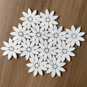 <span class=keywords><strong>Mosaico</strong></span> Artistico in Marmo con Motivo Floreale a Margherita Irregolare, Piastrella Quadrata in Pietra <span class=keywords><strong>per</strong></span> Rivestimento Pareti di Cucina e Bagno <span class=keywords><strong>per</strong></span> Applicazioni Interne - Product Image 3