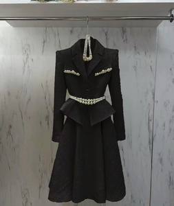 Костюм женский из двух предметов: элегантный жакет с бисером и твидовая юбка с завышенной талией. Новинка осенне-зимней коллекции от собственного производителя. - Product Image 2