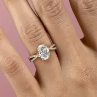 1 Karat Oval Kesim İki Sıralı Pave Yarımlı Gövdeli Laboratuvar Elması Nişan Yüzüğü 10K/14K/18K Som Altın VVS IGI Sertifikalı Özel CVD/HPHT