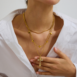 Collana a maglie in acciaio inossidabile con ciondolo personalizzato con croce di perle geometriche imitazione - Product Image 5