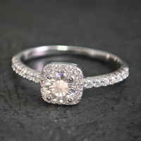 Bague de fiançailles en argent 925 plaqué rhodium, tendance, avec moissanite ronde brillante VVS, pour un cadeau d'anniversaire