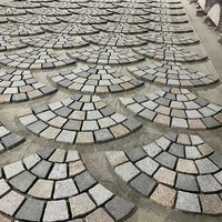 Dalles de granit naturel à motif festonné gris, modernes, pour l'extérieur, la terrasse, la voie d'accès, découpées sur mesure pour applications extérieures