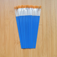 Pinceaux plats ergonomiques en nylon avec manche confortable en plastique bleu et rouge pour acrylique, huile, aquarelle – Fournitures d'art pour l'école et les artistes