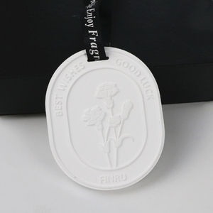 Ambientador colgante de cerámica para armario de coche blanco hecho a mano, aroma de flor de porcelana para el hogar, fragancia de yeso, difusor de aceite esencial - Product Image 6