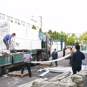 ราวม้าพีวีซีกั้นรังสี UV ปรับแต่งได้ปรับแต่งได้มีคุณภาพสูงพร้อมราคาที่กำหนดราคาได้ข้อต่อความแข็งแรงทางอุตสาหกรรมมีความแข็งแรงสูง - Product Image 4