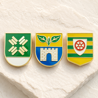 Fabricant de badges en émail avec logo personnalisé, badges en métal de haute qualité pour vestes, sacs à dos, chapeaux et cadeaux promotionnels