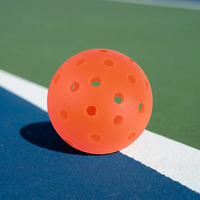 Lot de 3 balles de pickleball personnalisables 74 mm 40 trous PE pour entraînement extérieur, boîte transparente, vente en gros
