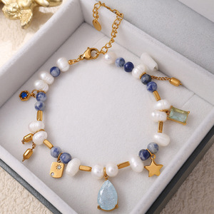 Collar de circonita y perlas estilo francés, forma de lágrima, gargantilla para fiesta, engaste con bisel en tono dorado - Product Image 2