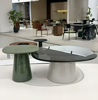 Ensemble de table basse et table d'appoint en verre trempé carré minimaliste italien, mobilier de salon moderne minimaliste de luxe léger avec structure en métal