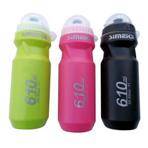 Bouteille d'eau en plastique légère de 610 ml pour VTT - Product Image 2