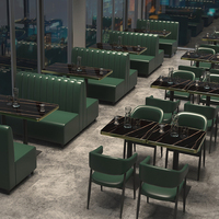 Solution complète de mobilier de restaurant sur mesure pour usage commercial : banquette double face et ensemble de canapés en cuir