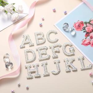 Vente flash : Ensemble <span class=keywords><strong>de</strong></span> patchs en feutre avec <span class=keywords><strong>perles</strong></span> et strass, alphabet A-Z, 26 lettres, faits à la main |   Appliques en lettres <span class=keywords><strong>pour</strong></span> vêtements, chapeaux, sacs, accessoires <span class=keywords><strong>de</strong></span> bricolage - Product Image 2