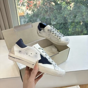 Zapatos de Diseñador de Lujo, Zapatillas Blancas de Piel de Ganso Genuina, Antideslizantes y Cómodas, Estilo Casual para Caminar - Product Image 5