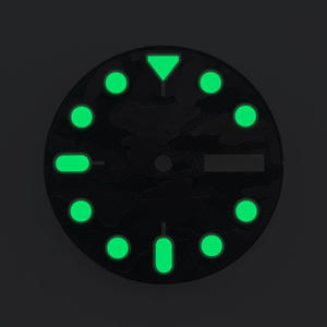 Esfera de Latón Luminosa Verde de 28.5mm con Patrón de Camuflaje y Logotipo Personalizado para Movimiento NH35 <span class=keywords><strong>4R</strong></span> 8215 7S26, Estilo Vintage en Relieve de Lujo - Product Image 3