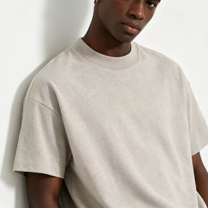 T-shirt Grafica da Uomo Nuova Collezione - Stampa HELLO Acid Wash Vintage APPes Oversize in Cotone Bianco Personalizzabile per la Corsa - Product Image 1