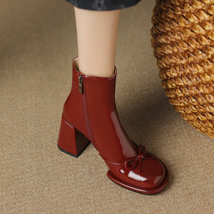 Chaussures de mariée rouges à talons hauts de style français pour femmes, automne-hiver, talons épais, bottines à la cheville, élégantes, pour robe de soirée - Product Image 1