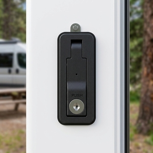 Serrure à compression YH3657 avec clés pour valises, bagages, remorques, camions, caravanes et auvents - Product Image 1