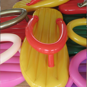 Pantoufles gonflables en PVC personnalisées Waterhan Factory, colorées et à thème dessin animé, pour les jeux aquatiques en extérieur dans les hôtels et complexes hôteliers - Product Image 6