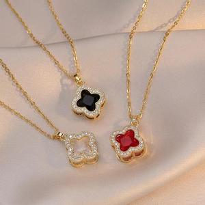 Modische Kristall-Kleeblatt-Blumen-Anhänger-Halskette, stilvolle Edelstahl-Diamant-Schlüsselbeinkette - Product Image 1