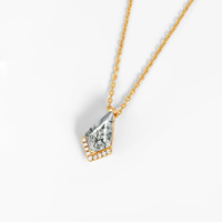 Collier pendentif en argent sterling 925 plaqué or rose 18 carats avec agate verte naturelle taille cerf-volant et zircone cubique