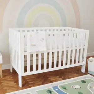 木制便携式婴儿床，带滚轮高度可调婴儿床