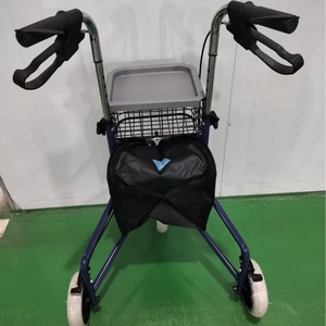 Déambulateur pliable à trois roues Shunkangda avec panier et sac pour personnes âgées, aide à la mobilité - Product Image 4