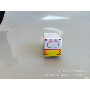 รถของเล่นรถพยาบาล การ์ตูน พลาสติก ทนทาน อุปกรณ์ตกแต่งโต๊ะ - Product Image 1