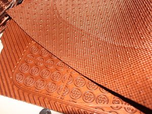 Tapis en caoutchouc de voiture antidérapant de promotion Matériau en PVC antidérapant Accessoire de voiture durable et facile d'entretien - Product Image 5