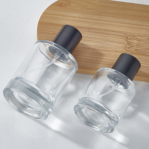 Fabbrica personalizzata 30ml di lusso nero <span class=keywords><strong>trasparente</strong></span> bottiglia di <span class=keywords><strong>vetro</strong></span> vuoto cilindro pompa spruzzatore e scatola cerchio per profumo inalanti - Product Image 4
