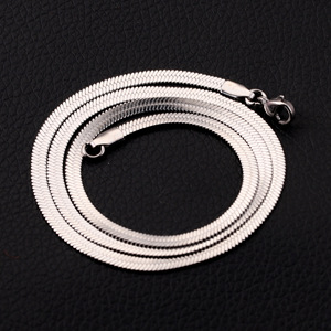 Collar de cadena de hueso de serpiente de acero inoxidable chapado en oro, Gargantilla clásica, 18K - Product Image 4