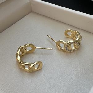 ต่างหูเงินแท้ S925 ทรงโค้งแบบโบราณ ดีไซน์หรูหราสไตล์ฝรั่งเศส ประดับคริสตัลทรงกลมแบบฝังละเอียด เครื่องประดับวินเทจ - Product Image 5