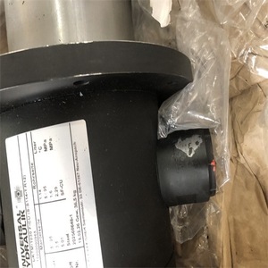 Échangeur de chaleur hydraulique universel UKTM-1030 F-CU SS114-TR12 de type tubulaire pour usage industriel - Product Image 3
