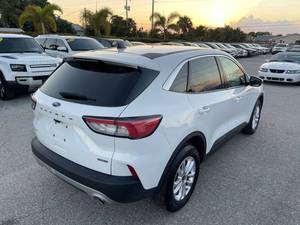 รถยนต์มือสอง Ford Escape Hybrid FWD ปี 2020 รุ่น SE 4 ประตู SUV เกียร์อัตโนมัติ พวงมาลัยซ้าย ภายในหนังสีเข้ม พร้อมระบบ ACC  สวยงาม ขายดี - Product Image 3
