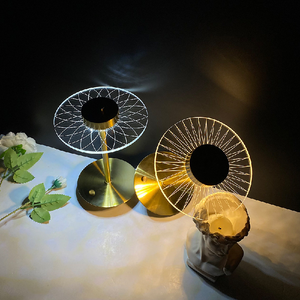 Lámpara de mesa de metal simple transfronteriza, bar de Hotel, restaurante, barra de bar, led, lámpara de mesa táctil de ambiente acrílico creativo - Product Image 2