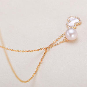 สร้อยคอผู้หญิงระดับไฮเอนด์จากฮูลู ทำจากเงินแท้ ประดับมุกน้ำจืดแท้ แสงเงางาม พร้อมจี้เพชรซิรคอน ดีไซน์สวยงาม - Product Image 3