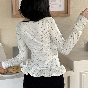 Camiseta de manga larga con estampado de lunares, cuello redondo, cintura fruncida con cordones y volantes, estilo femenino con bordes en contraste de color. - Product Image 6