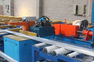 Meja Penanganan <span class=keywords><strong>Aluminium</strong></span> Tipe Sabuk untuk Penekan Ekstrusi Profil <span class=keywords><strong>Aluminium</strong></span> - Product Image 2